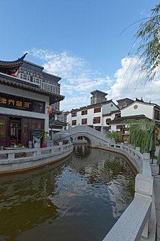 bach thu lo to